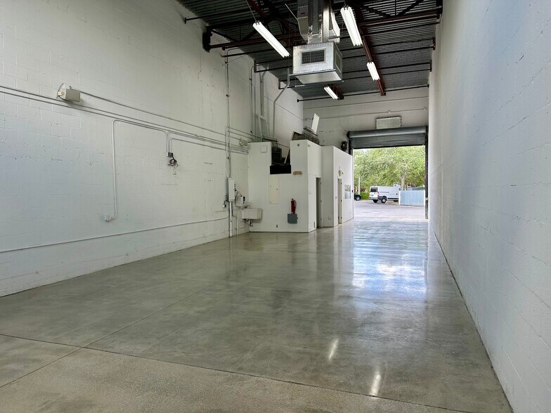 More Photos Of 3601 SW 30th Ave, Fort Lauderdale Warehouse For Lease