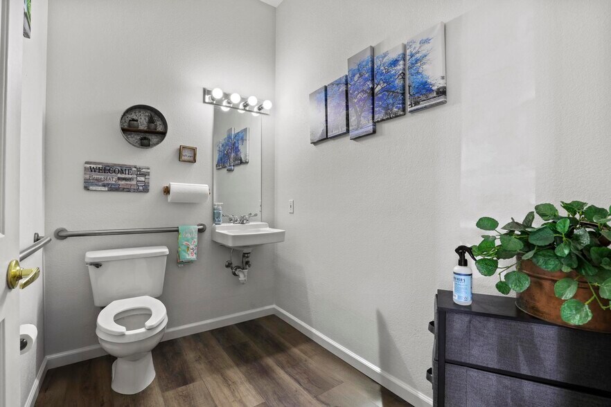 More Photos Of 408 S Beeline Hwy, Payson Storefront Retail Office For Sale