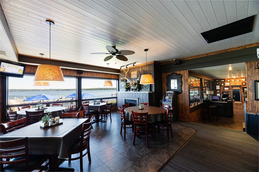 More Photos Of 380 S Lawson Dr, Green Lake Restaurant For Sale