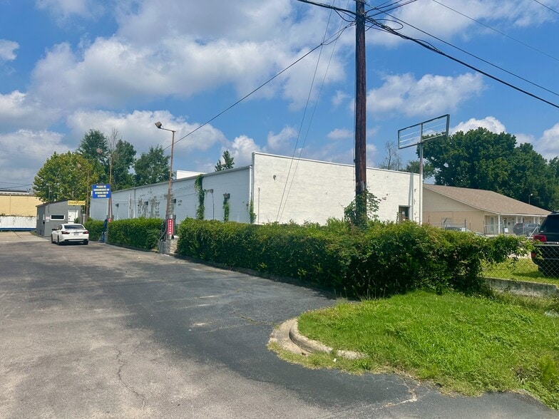 More Photos Of 751 Greenlawn Dr, Columbia Auto Repair For Lease