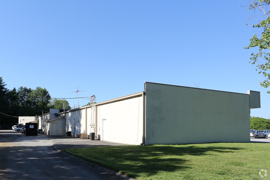 More Photos Of 3508 Maryville Pike, Knoxville Storefront For Lease