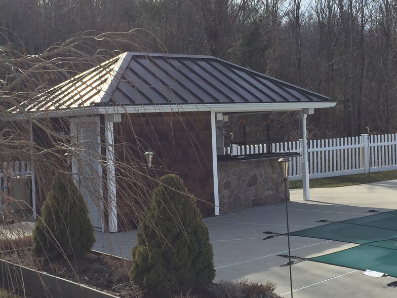 More Photos Of 139 Riverside Dr, Thompson Freestanding For Sale