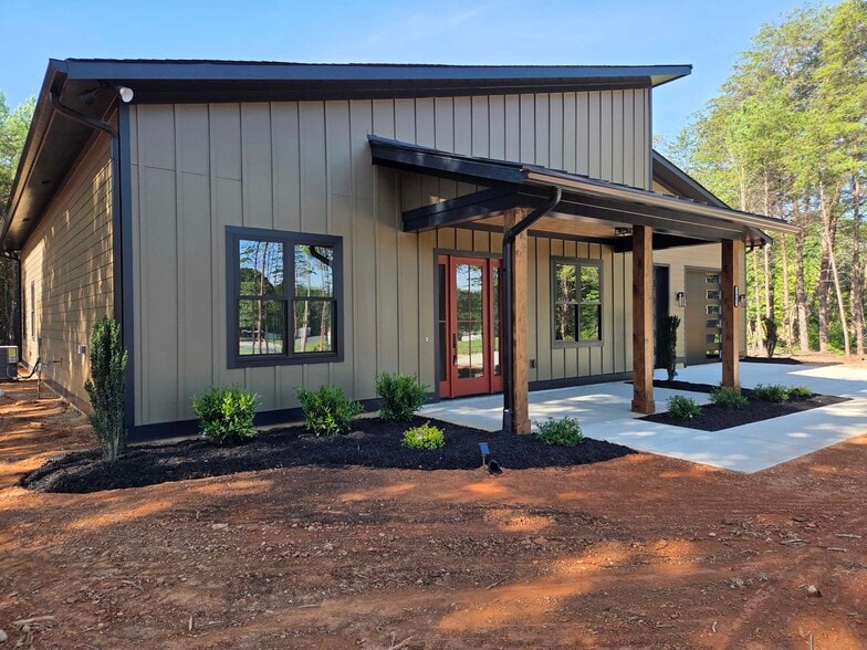 More Photos Of 7401 Sherrills Ford Rd, Sherrills Ford Specialty For Sale