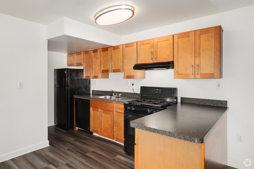 More Photos Of 5400 Livingston Ter, Oxon Hill Apartments For Sale