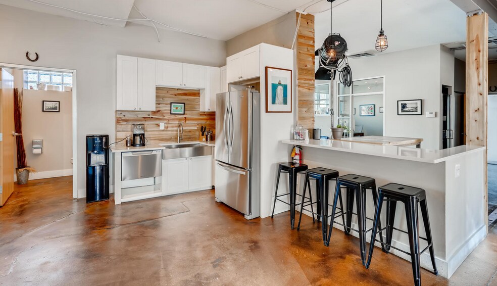 More Photos Of 1100 W 38th Ave, Denver Medical For Lease