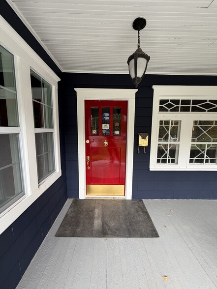 More Photos Of 80 Jefferson St, Monticello Office Residential For Sale