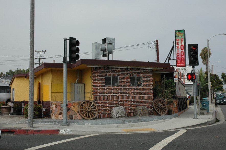 More Photos Of 4610-4612 Manhattan Beach Blvd, Lawndale Warehouse For Sale