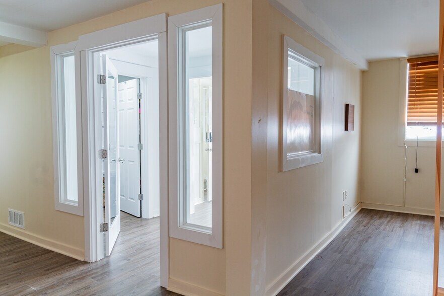 More Photos Of 15 School St, Freeport Storefront Retail Office For Sale