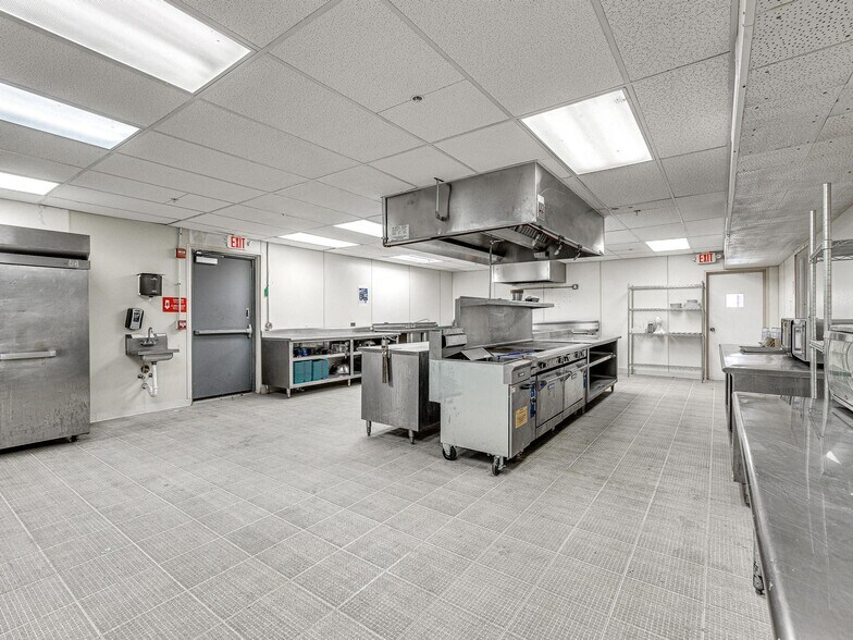 More Photos Of 901 NW 25th St, Oklahoma City Healthcare For Sale