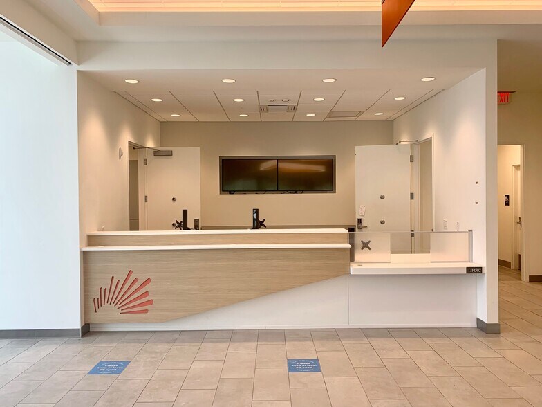 More Photos Of 7840 SW 104th St, Miami Bank For Lease