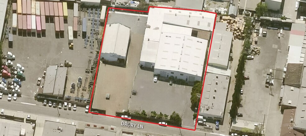 More Photos Of 10857 Drury Ln, Lynwood Warehouse For Lease