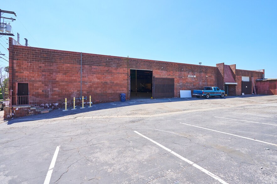 More Photos Of 1200 W El Segundo Blvd, Gardena Manufacturing For Sale