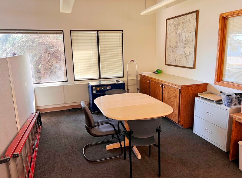 More Photos Of 506 James St, Brainerd Warehouse For Lease