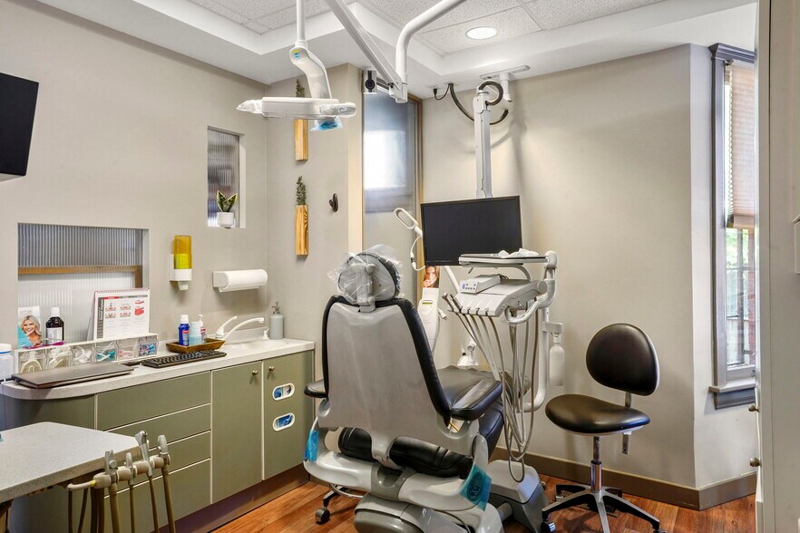 More Photos Of 3025 W 38th Ave, Denver Medical For Sale