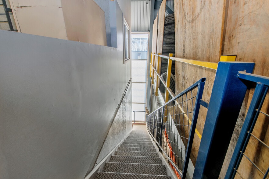 More Photos Of 14410 Rue Rolland-Desjardins, Mirabel Warehouse For Sale