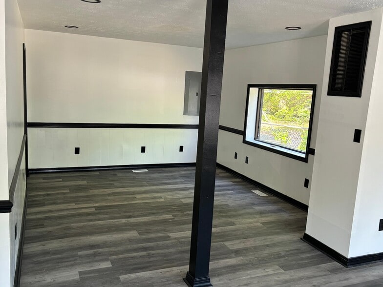More Photos Of 11021-11025 Jefferson Ave, Newport News Auto Dealership For Sale