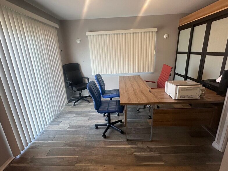 More Photos Of 24056 Pilgrim, Redford Medical For Sale