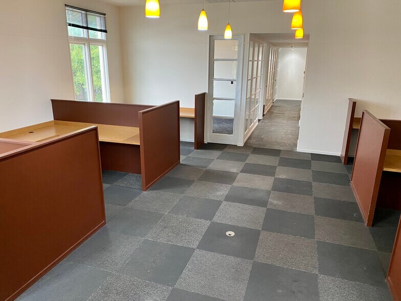 More Photos Of 1005 S 76th Ave, Omaha Medical For Lease