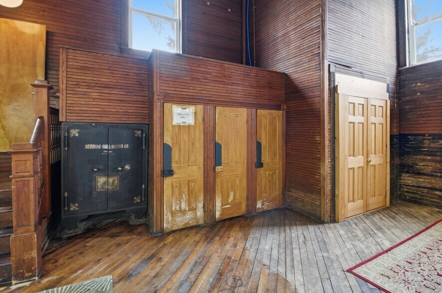 More Photos Of 437 William Ave, Davis Storefront Retail Residential For Sale