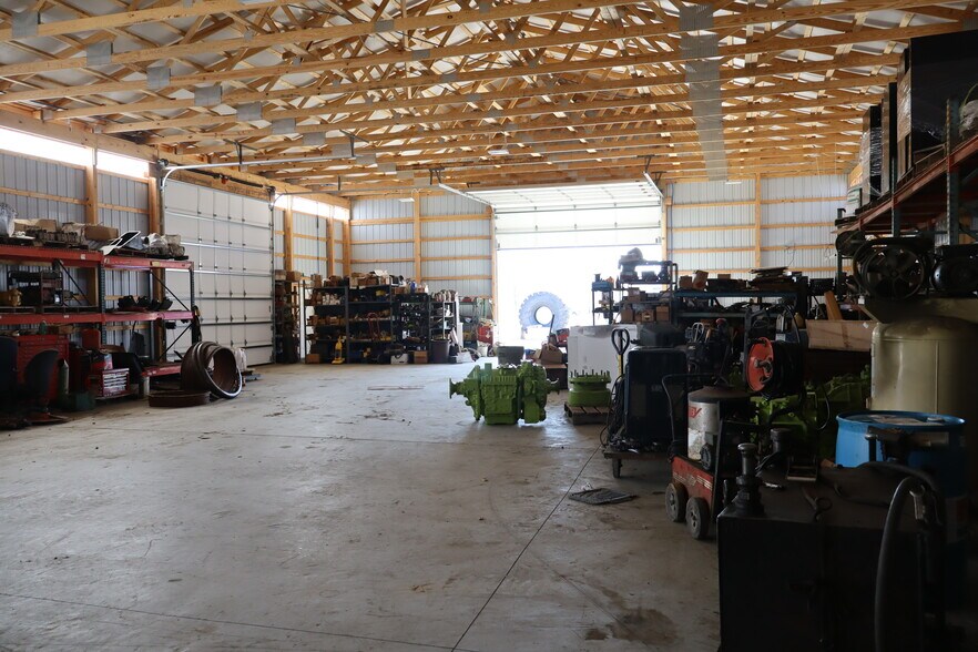 More Photos Of Catasauqua Ave., Whitehall Warehouse For Lease