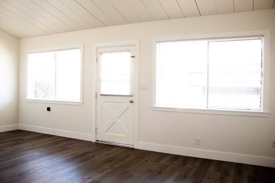 More Photos Of 2483-2491 Whitney Dr, Mountain View Apartments For Sale