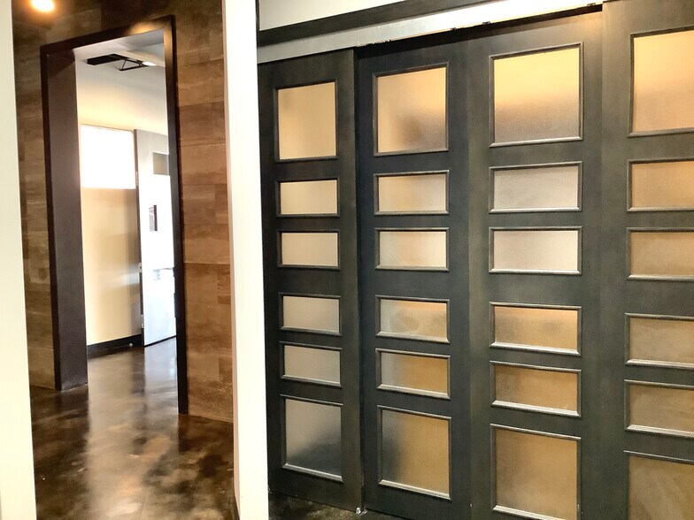 More Photos Of 3304-3316 Beach Blvd, Jacksonville Storefront Retail Office For Lease