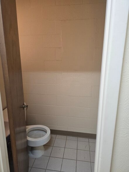 More Photos Of 3610-3616 Saturn Rd, Garland Office For Lease