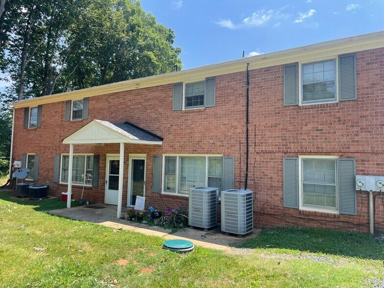 More Photos Of 193 Cedar Cove Ln, Spout Spring Apartments For Sale