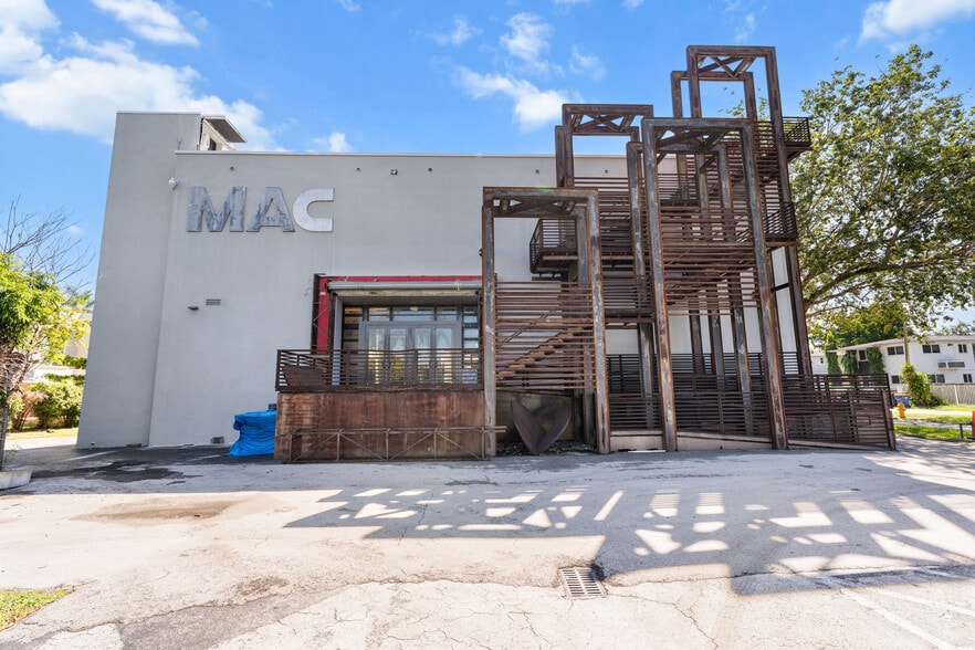 More Photos Of 5960 SW 57th Ave, Miami Office For Sale