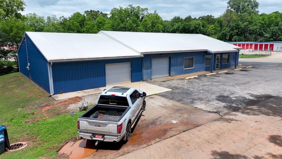 More Photos Of 106 W 3rd St, Chandler Auto Repair For Sale