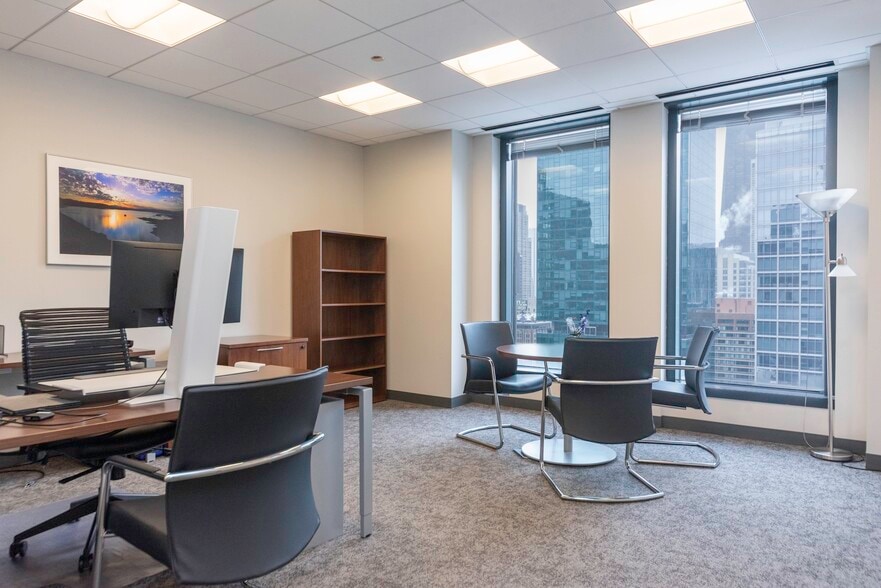 More Photos Of 455 N Cityfront Plaza Dr, Chicago Office For Lease