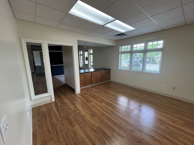 More Photos Of 440 Beecher Rd, Columbus Medical For Sale