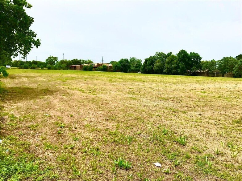 More Photos Of 0 Ambrose St, Houston Land For Sale