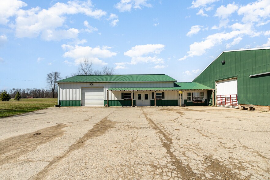 More Photos Of 7195 Singer Rd, Dayton Horse Stables For Sale