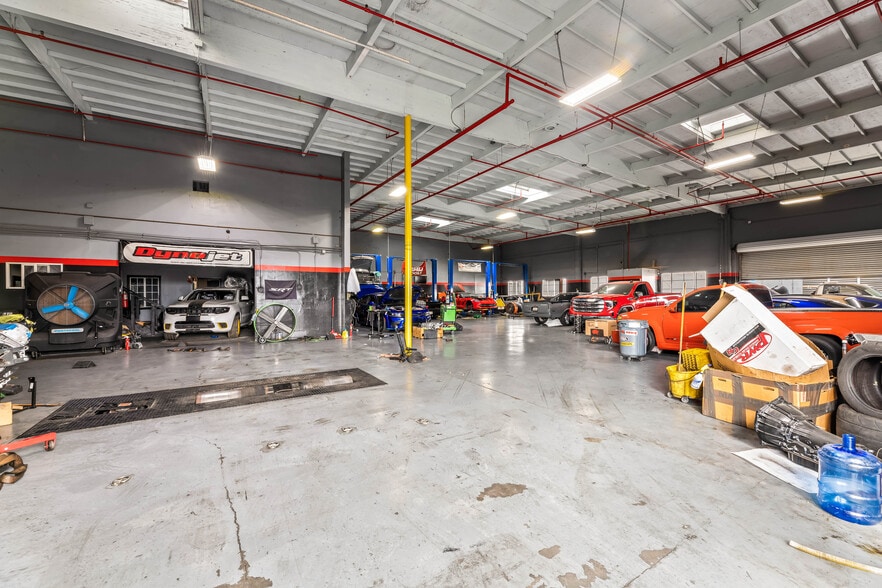 More Photos Of 400 W Alondra Blvd, Gardena Warehouse For Sale