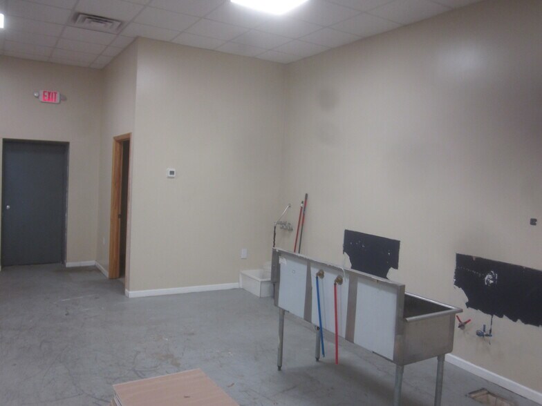More Photos Of 620 Clinton Ave, Piscataway General Retail For Sale