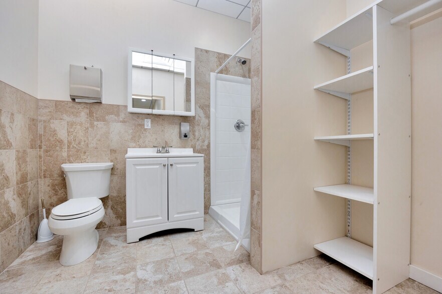 More Photos Of 169 Liberty Ave, Mineola Office For Lease