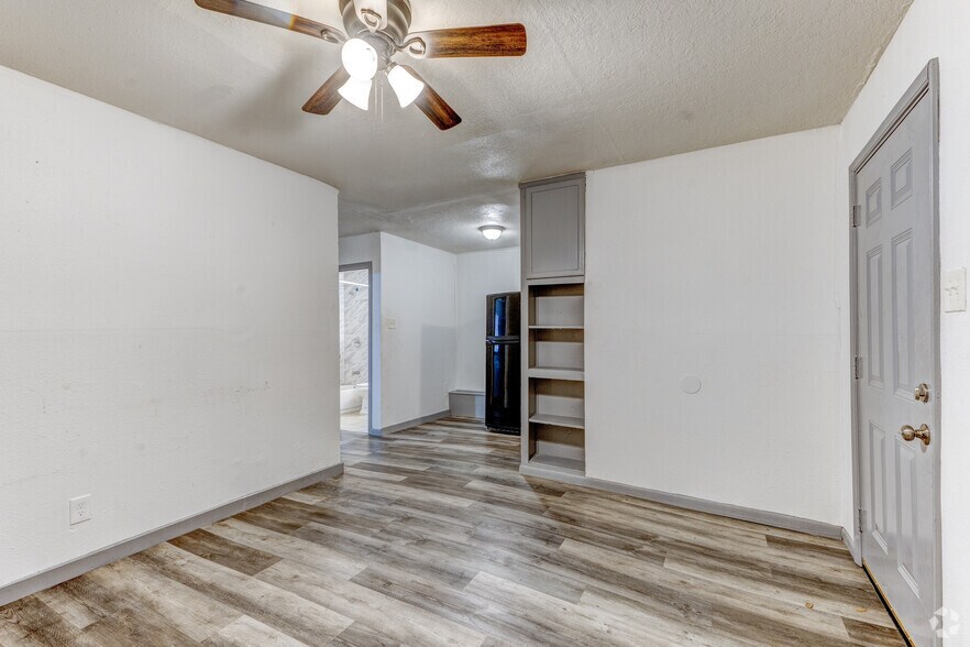 More Photos Of 1001-1007 Spooner St, Pasadena Apartments For Sale