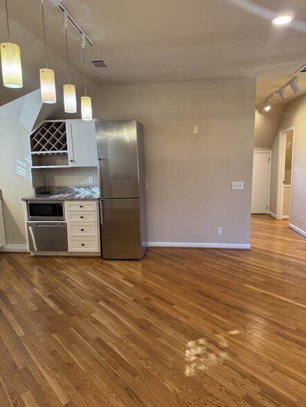 More Photos Of 143 4th Ave N, Franklin Loft Creative Space For Lease