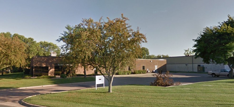 More Photos Of 313 Lake Hazeltine Dr, Chaska Manufacturing For Lease