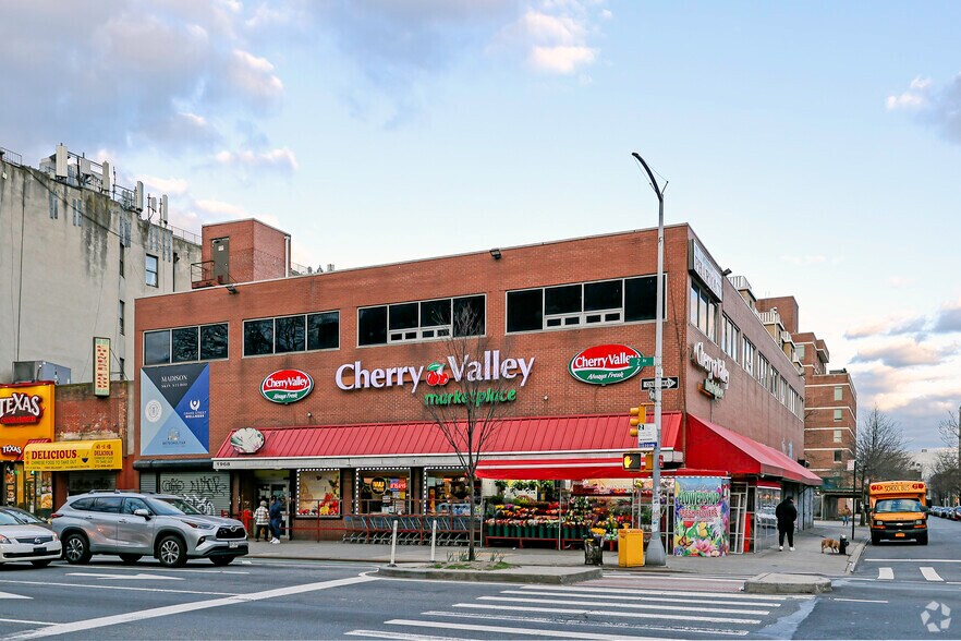 More Photos Of 1968 Second Ave, New York Storefront Retail Office For Lease