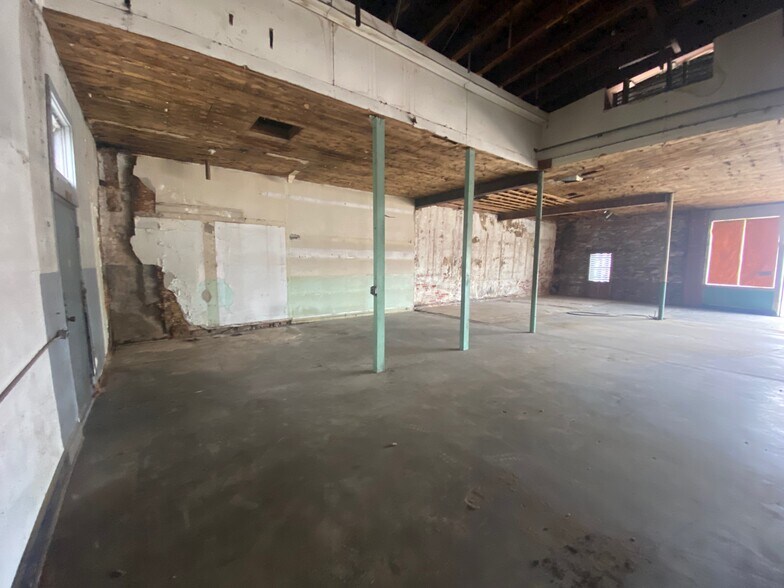 More Photos Of 100 S Water St, Elizabeth City General Retail For Sale