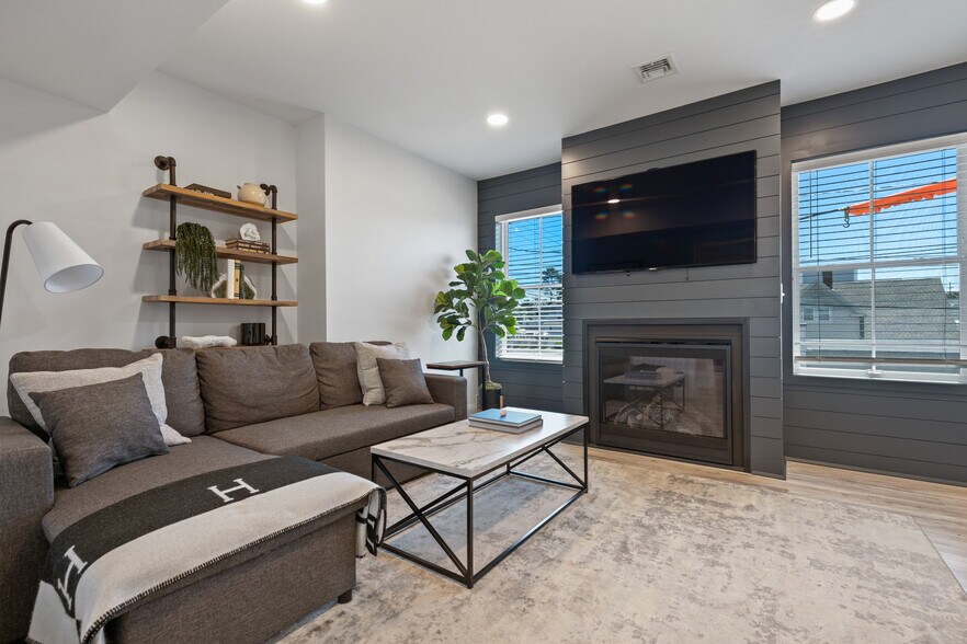 More Photos Of 44 Williams Ave, Mystic Apartments For Sale