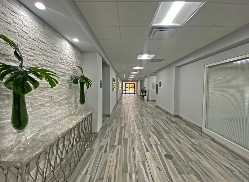More Photos Of 1061 E Indiantown Rd, Jupiter Office For Lease
