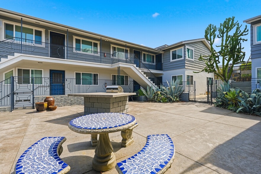More Photos Of 4470 Euclid Ave, San Diego Apartments For Sale
