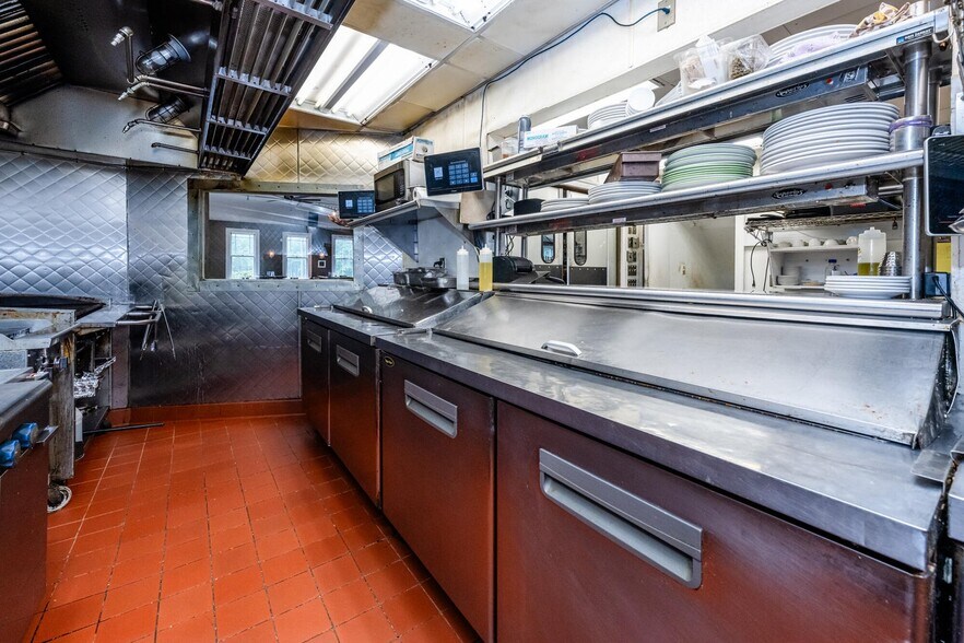 More Photos Of 16409 Red Arrow Hwy, Union Pier General Retail For Sale