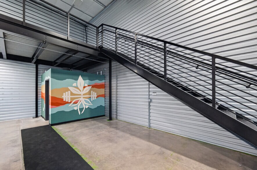 More Photos Of 529 SH 46 E, Boerne Warehouse For Lease