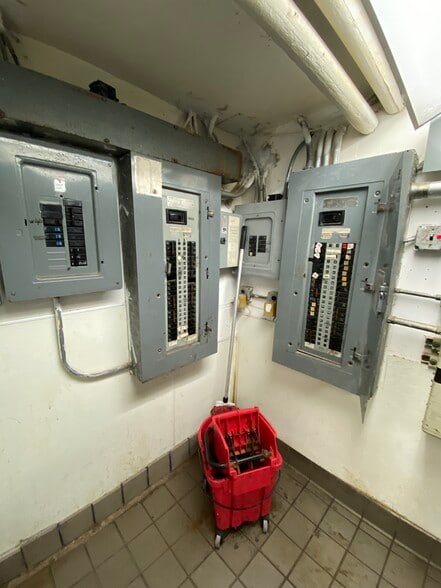 More Photos Of 3701-3712 82nd St, Jackson Heights General Retail For Lease