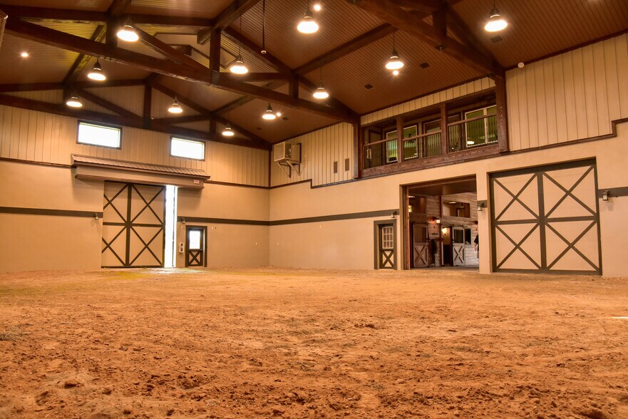 More Photos Of 13038 County Rd 39, Lithia Horse Stables For Sale
