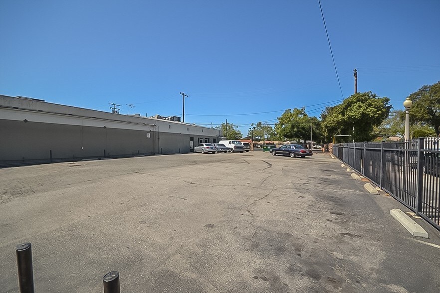 More Photos Of 1306 S Main St, Santa Ana Freestanding For Lease